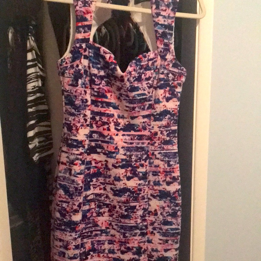 Guess bodycon short jewel dress. Beautiful